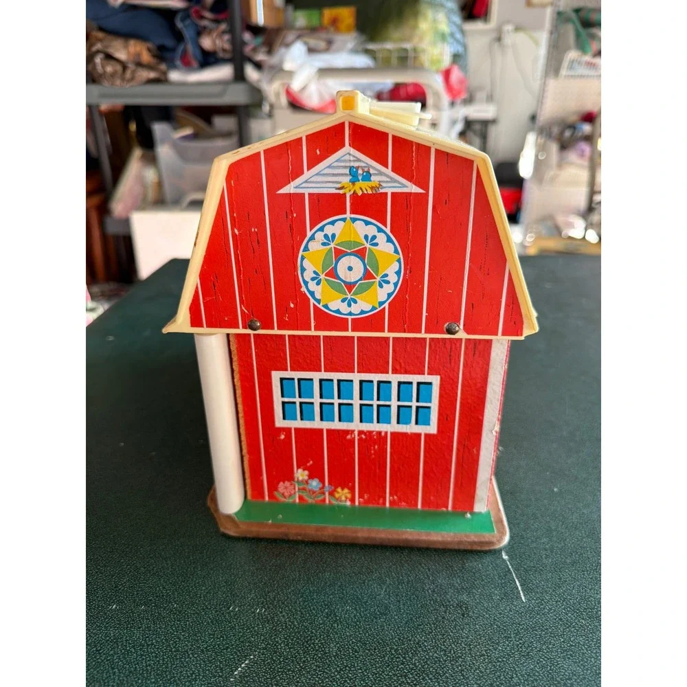 Vintage Fisher Price Play Family Farm Little People Animals Tractor barn 1967